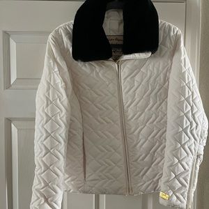 Women’s obermeyer jacket. Excellent condition. Removable blk collar.